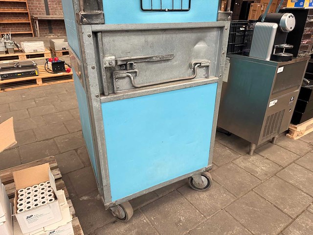 Mobiele geïsoleerde transportkast - afbeelding 2 van  4