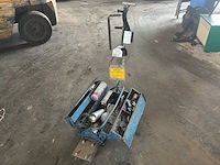 Mobiele gereedschapskist met inhoud - afbeelding 1 van  5
