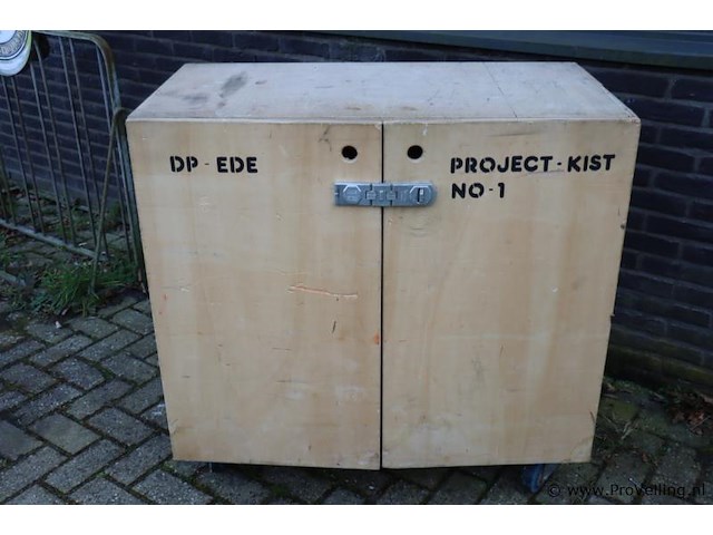 Mobiele houten opbergkast - afbeelding 2 van  6