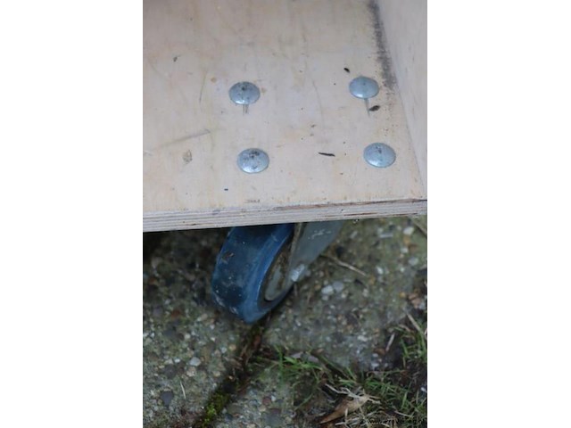 Mobiele houten opbergkast - afbeelding 6 van  6