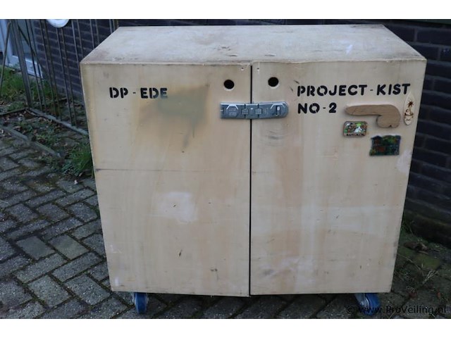 Mobiele houten opbergkast - afbeelding 2 van  6