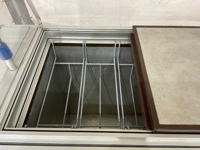 Mobiele ijscokar - afbeelding 5 van  6