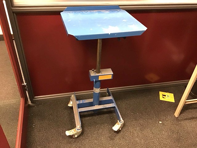 Mobiele in hoogte verstelbare werktafel - afbeelding 1 van  4