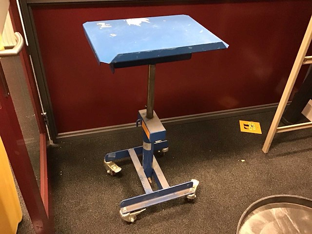 Mobiele in hoogte verstelbare werktafel - afbeelding 3 van  3