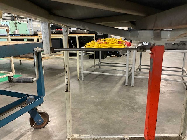 Mobiele, inhoogte verstelbare werktafels (3x) - afbeelding 3 van  7