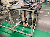 Mobiele, inhoogte verstelbare werktafels (3x) - afbeelding 5 van  7