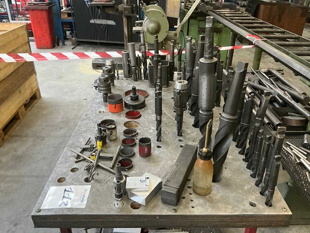 Mobiele kar met boor en freesmaterialen - afbeelding 2 van  15