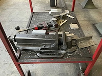 Mobiele kar met boor en freesmaterialen - afbeelding 6 van  15