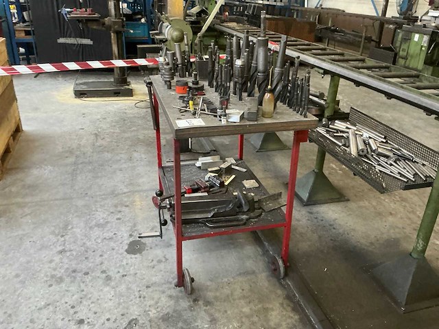 Mobiele kar met boor en freesmaterialen - afbeelding 9 van  15