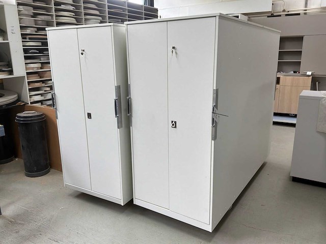 Mobiele kast (2x) - afbeelding 1 van  3