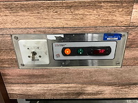 Mobiele koelvitrine met elektrisch rolluik - afbeelding 5 van  10