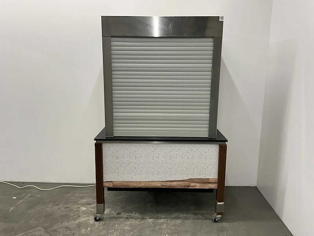 Mobiele koelvitrine met elektrisch rolluik - afbeelding 7 van  10