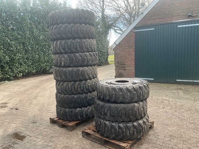 Mobiele kraan bandenset agriband 315/80r22.5 - afbeelding 2 van  14