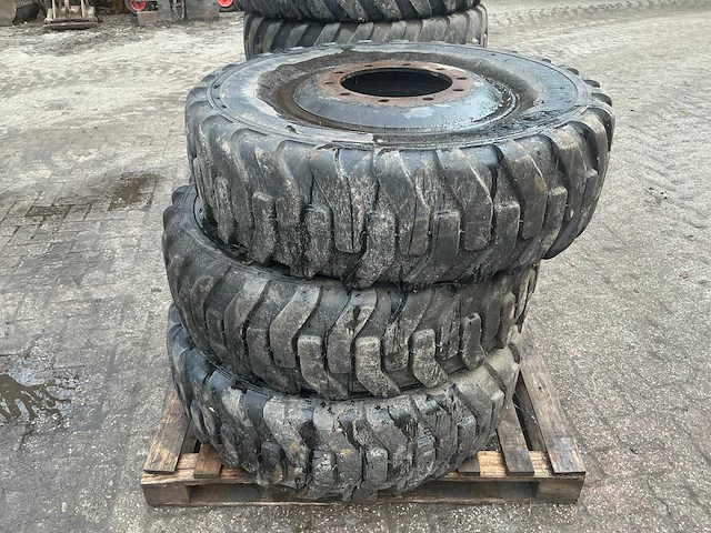Mobiele kraan bandenset agriband 315/80r22.5 - afbeelding 3 van  14