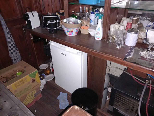 Mobiele kroeg bruin cafe koeloplegger - afbeelding 2 van  12