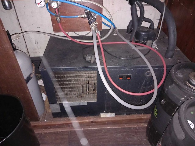 Mobiele kroeg bruin cafe koeloplegger - afbeelding 3 van  12