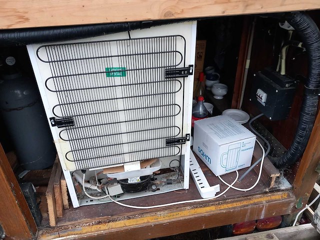 Mobiele kroeg bruin cafe koeloplegger - afbeelding 9 van  12