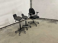 Mobiele krukken en bureaustoel - afbeelding 2 van  5