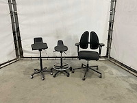Mobiele krukken en bureaustoel - afbeelding 3 van  5