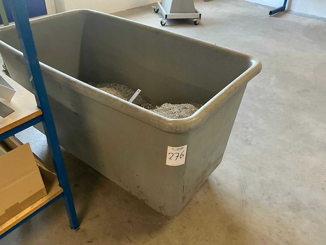 Mobiele kunststof bak met alu zaagresidu - afbeelding 2 van  2