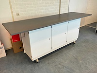 Mobiele laboratoriumtafel - afbeelding 3 van  3