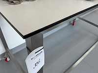 Mobiele laboratoriumtafel - afbeelding 2 van  3
