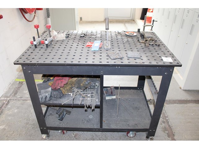 Mobiele lastafel rhino cart met diverse klemmen / accessoires. afmeting 125 x 70 x 90 cm. - afbeelding 1 van  5