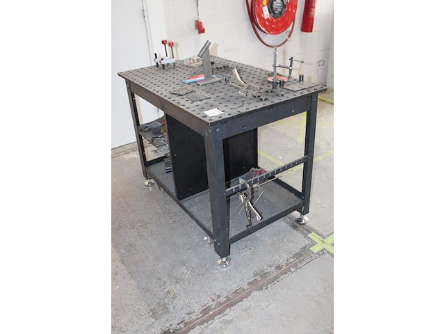 Mobiele lastafel rhino cart met diverse klemmen / accessoires. afmeting 125 x 70 x 90 cm. - afbeelding 2 van  5