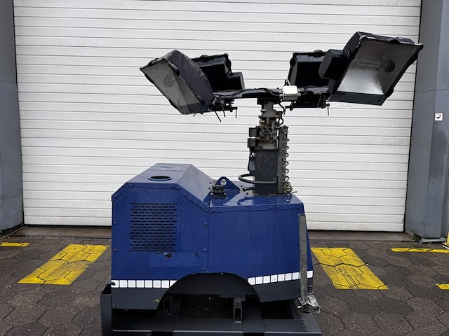 Mobiele lichtmast sandhurst, tl90, blauw, bouwjaar 2006, diesel - afbeelding 1 van  8