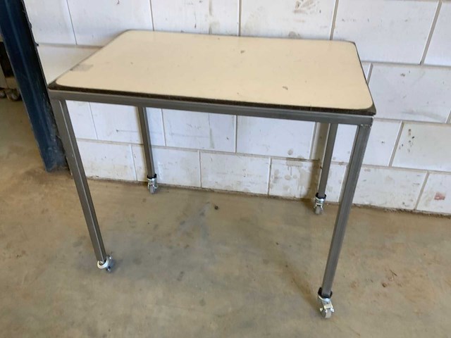 Mobiele magazijntafel - afbeelding 1 van  4