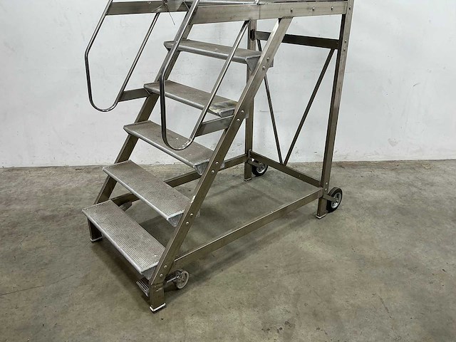 Mobiele magazijntrap - afbeelding 2 van  6