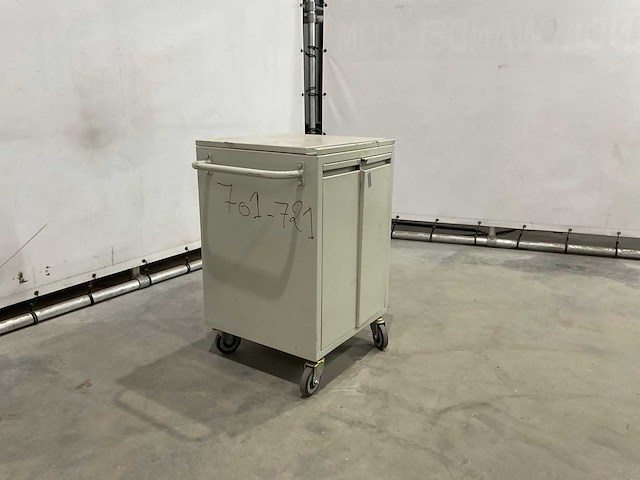 Mobiele metalen kastje - afbeelding 2 van  7