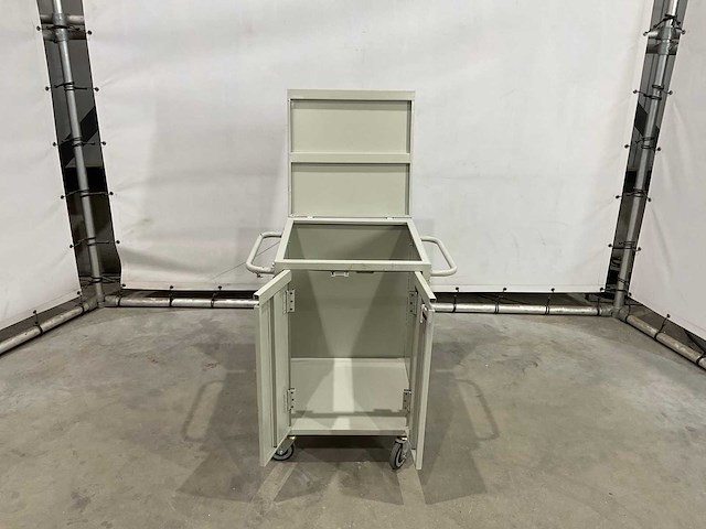 Mobiele metalen kastje - afbeelding 5 van  7