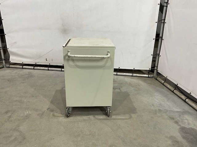 Mobiele metalen kastje - afbeelding 6 van  7