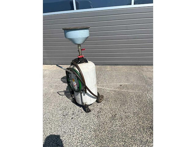 Mobiele olieopvang - overige garage inventaris - afbeelding 3 van  4