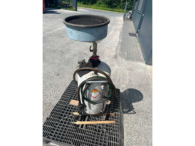 Mobiele olieopvang - overige garage inventaris - afbeelding 4 van  4