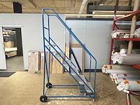 Mobiele platformtrap - afbeelding 1 van  5