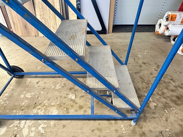 Mobiele platformtrap - afbeelding 2 van  5