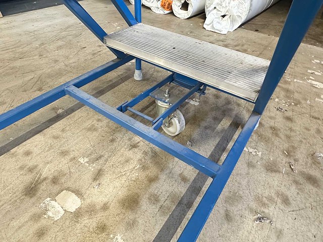 Mobiele platformtrap - afbeelding 3 van  5
