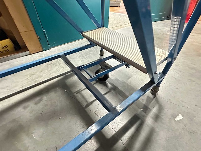 Mobiele platformtrap - afbeelding 2 van  3