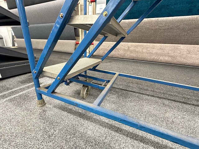 Mobiele platformtrap - afbeelding 4 van  5
