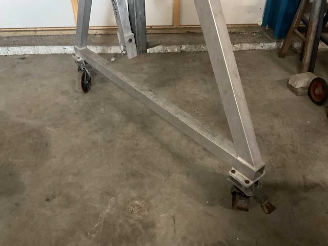 Mobiele portaalkraan - afbeelding 8 van  9