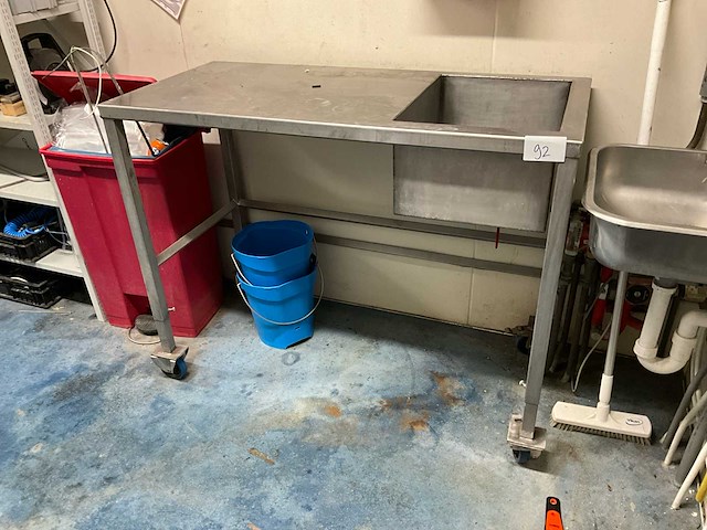 Mobiele roestvrijstalen gootsteen - afbeelding 1 van  3