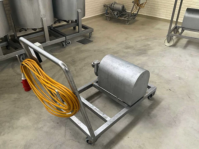 Mobiele rvs centrifugaalpomp - afbeelding 4 van  6