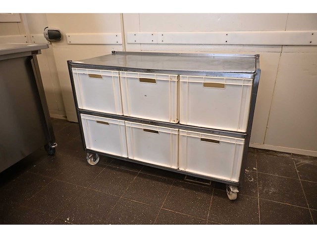 Mobiele rvs grondstoffen werkbank met 6 kunststof bakken - afbeelding 1 van  4