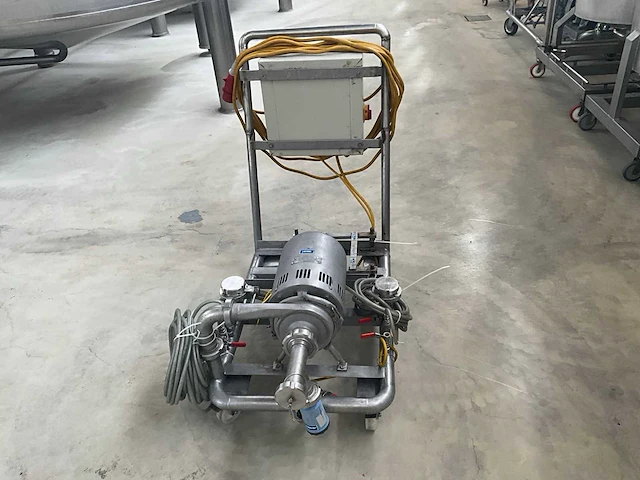 Mobiele rvs los en spoelpompinstallatie met centrifugaalpomp - afbeelding 2 van  9