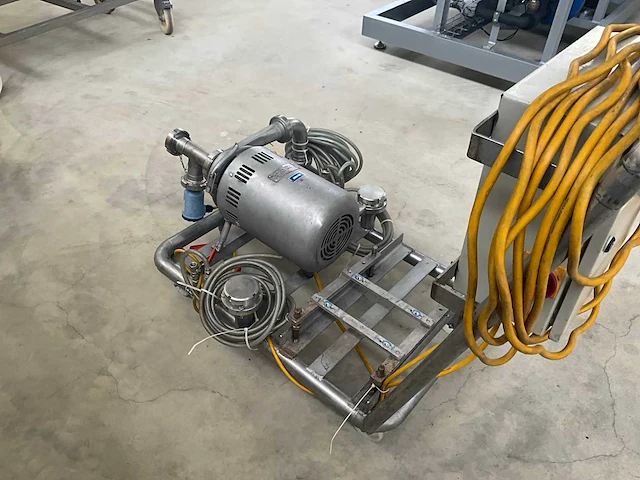 Mobiele rvs los en spoelpompinstallatie met centrifugaalpomp - afbeelding 7 van  9