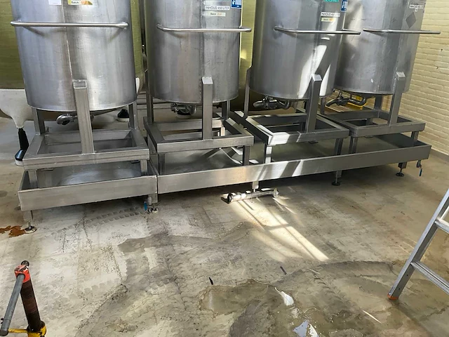 Mobiele rvs opslagtank (450liter) (4x) - afbeelding 5 van  8