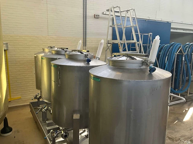 Mobiele rvs opslagtank (450liter) (4x) - afbeelding 7 van  8