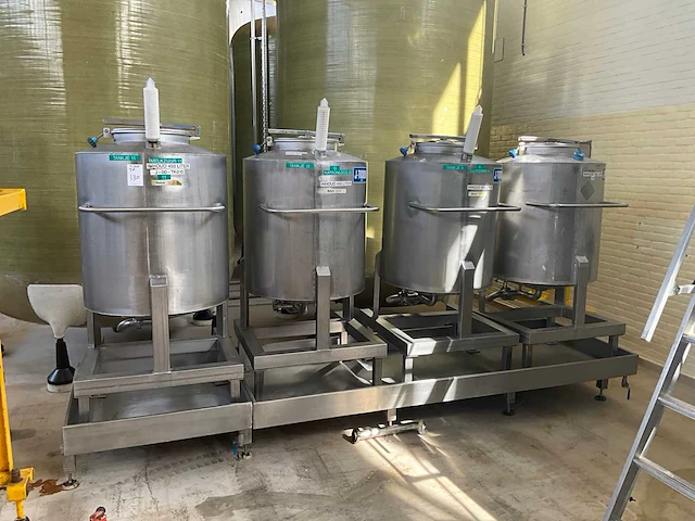 Mobiele rvs opslagtank (450liter) (4x) - afbeelding 2 van  8